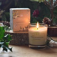 TESC - Julen 2026 - Duftlys 170g - Under the Mistletoe